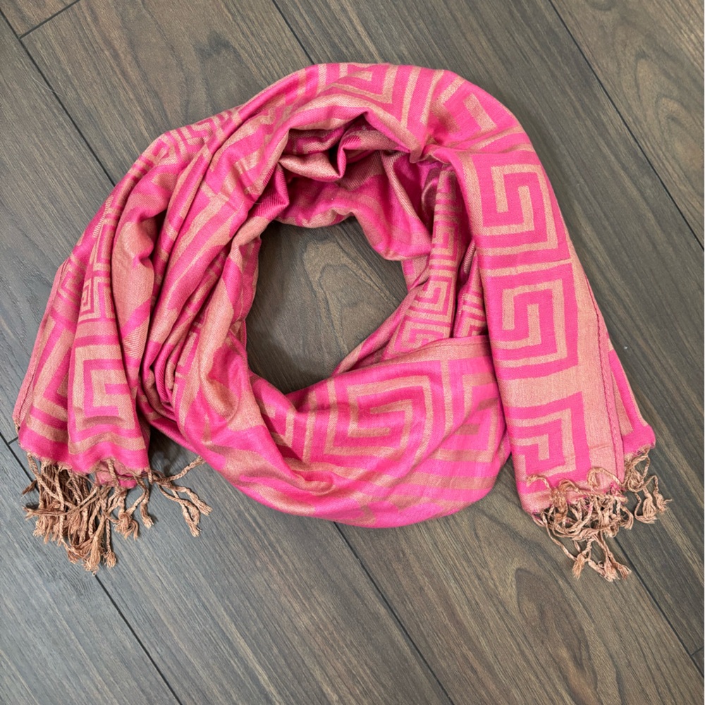 Woven Geo Pattern Pink Fringe Scarf